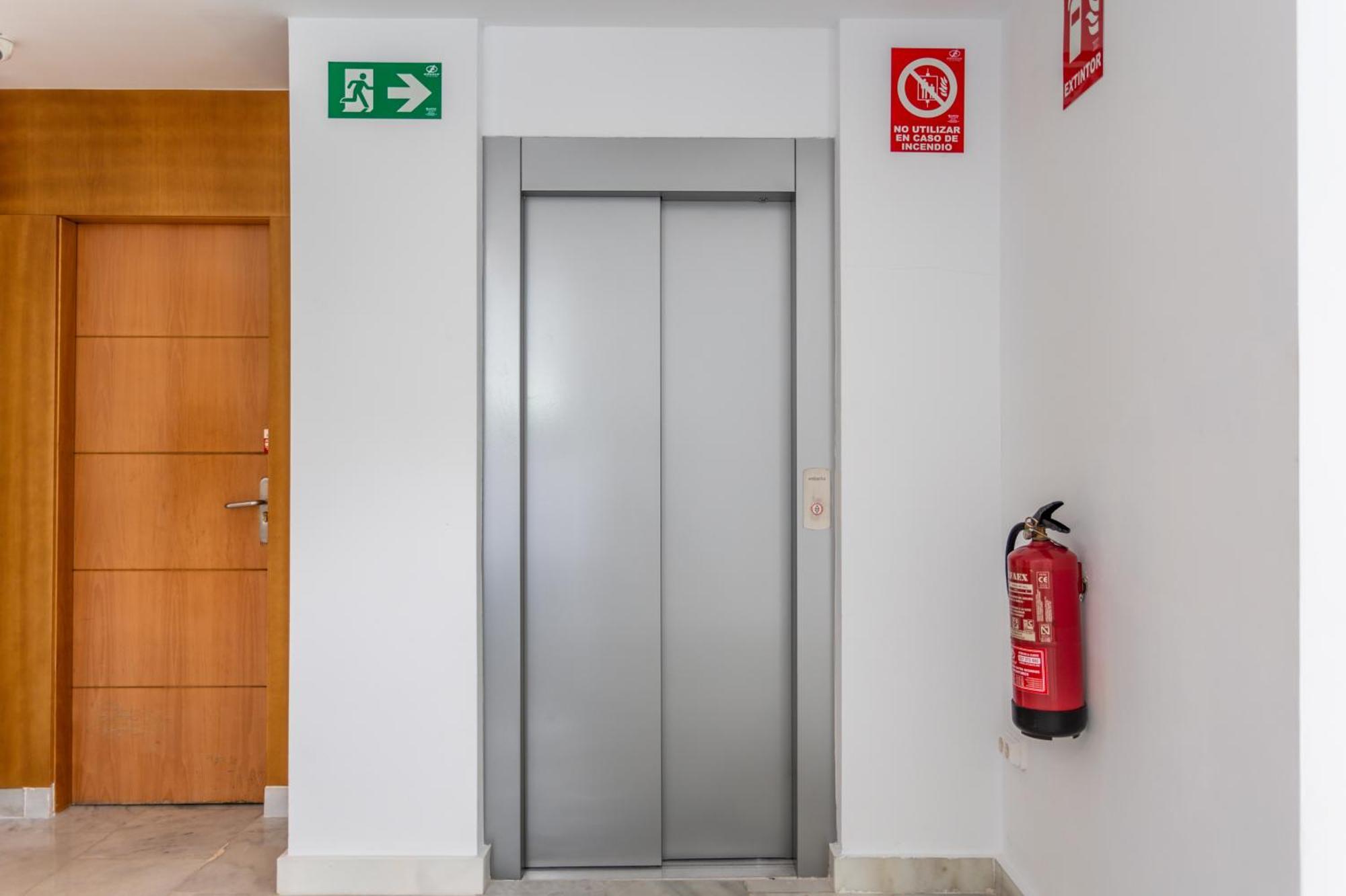 Hotel El Tujjar لوس باريّوس المظهر الخارجي الصورة