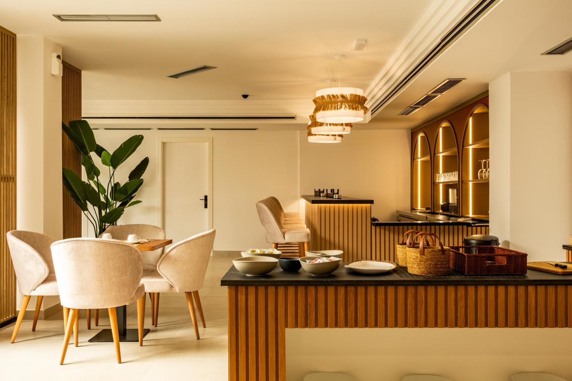 Hotel El Tujjar لوس باريّوس المظهر الخارجي الصورة